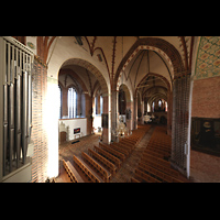 Schleswig, Dom St. Petri, Seitlicher Blick von der Orgelempore entlang des R�ckpositivs in den Dom