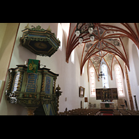 Strausberg, St. Marien, Kanzel und Chorraum