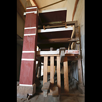 Zettemin, Dorfkirche, Balganlage hinter der Orgel