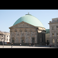 Berlin, St. Hedwigs-Kathedrale, Ansicht vom Bebelplatz aus