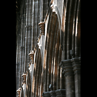 Glasgow, St. Mungo Cathedral, Säulen im Hauptschiff