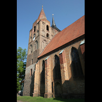Gransee, Stadtkirche St. Marien, Seitenschiff und Türme