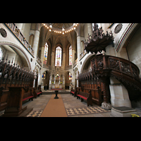 Wittenberg, Schlosskirche, Chorraum mit Kanzel und Chorgesthl