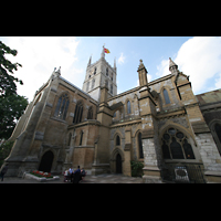 London, St. Saviour Cathedral, Querhaus und Turm