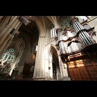 London, St. Saviour Cathedral, Orgel und Querhaus