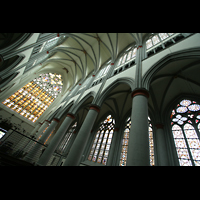 Altenberg, Dom, Westfenster und Gewölbe des Hauptschiffs