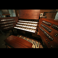 Altenberg, Dom, Spieltisch auf der Orgelempore