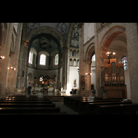 Chororgel und Chor