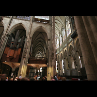 Querhausorgel  mit Blick in den Chor