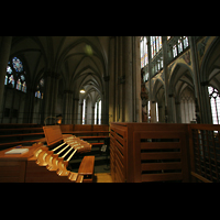 Köln (Cologne), Dom St. Peter und Maria, Blick über den Hauptspieltisch in den Dom