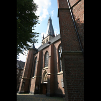 Düsseldorf, Basilika St. Lambertus, Seitenansicht
