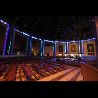 Liverpool, Metropolitan Cathedral of Christ the King, Innenraum