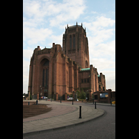Liverpool, Anglican Cathedral, Fassade und Turm