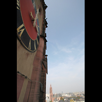 Frankfurt am Main, Dreikönigskirche, Turmhelm, im Hintergrund der Kaiserdom St. Bartholomäus