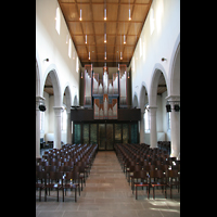 Luzern, Matthäuskirche, Innenraum / Hauptschiff in Richtung Orgel
