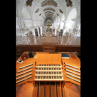 Engelberg, Klosterkirche, Spieltisch mit Blick ins Hauptschiff