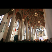 Halle (Saale), Konzerthalle (ehem. Ulrichskirche), Innenraum / Hauptschiff in Richtung Hauptorgel