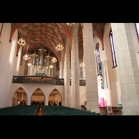 Halle (Saale), Konzerthalle (ehem. Ulrichskirche), Innenraum / Hauptschiff in Richtung Emporenorgel