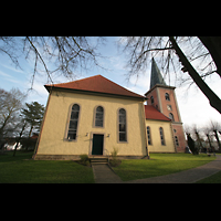 Harpstedt, Christuskirche, Außenansicht mit Seitenschiff