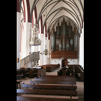 Tangermünde, St. Stephan, Hauptschiff mit Kanzel und Orgel