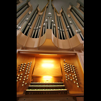 Spieltisch mit Orgel