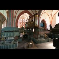 Norden, St. Ludgeri, Vierungsraum mit Orgel