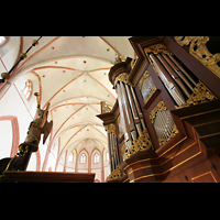 Norden, St. Ludgeri, Orgel mit Blick in den Chor