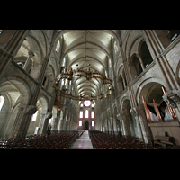 Reims, Basilique Saint-Remi, Innenraum / Hauptschiff in Richtung Portal