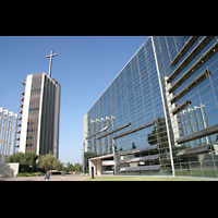 Garden Grove, Christ Cathedral ('Crystal Cathedral'), Glasfassade mit Glockenturm