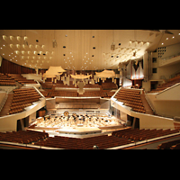 Berlin, Philharmonie, Gesamtansicht mit Blick auf die Orgel