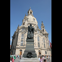 Frauenkirche mit Luther-Denkmal
