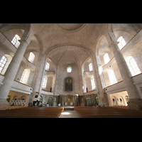 Dresden, Kreuzkirche, Innenraum / Hauptschiff in Richtung Chor