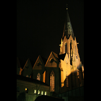 Twistringen, St. Anna, Kirchplatz bei Nacht