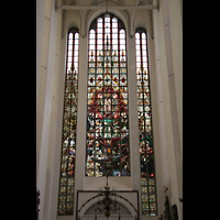 Rostock, St. Marien, Fenster mit 26 m hoher Glasmalerei im Südquerhaus