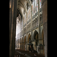 Metz, Cathédrale Saint-Étienne, Blick von der Querhausorgel ins Langhaus