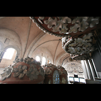 Trier, Dom St. Peter, Blick zwischen Rückpositiv- und Hauptwerkstürmen ins Gewölbe