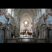 Polling, Stiftskirche St. Salvator und Heilig-Kreuz, Innenraum / Hauptschiff in Richtung Orgel