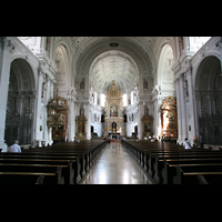 München (Munich), Jesuitenkirche St. Michael (ehem. Hofkirche), Innenraum / Hauptschiff in Richtung Chor