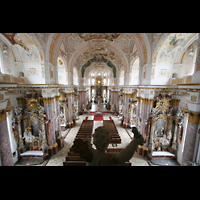 Fürstenfeldbruck, Klosterkirche, Blick über die Emporenbrüstung in die Kirche