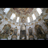 Ettal, Benediktinerabtei, Klosterkirche, Innenraum / Hauptschiff in Richtung Chor