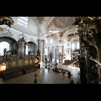 Ottobeuren, Abtei - Basilika, Blick von der Heilig-Geist-Orgel zur Hauptorgel und Dreifaltigkeitsorgel