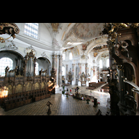 Ottobeuren, Abtei - Basilika St. Alexander und Theodor, Blick von der Heilig-Geist-Orgel zur Hauptorgel und Dreifaltigkeitsorgel