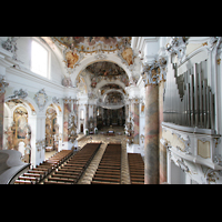 Ottobeuren, Abtei - Basilika, Blick von der Orgelempore zur rechten Balkonorgel in die Kirche