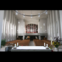 Memmingen, Pfarrkirche Mariä Himmelfahrt, Innenraum / Hauptschiff in Richtung Orgel