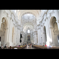 Mnchen (Munich), Theatinerkirche St. Kajetan, Innenraum / Hauptschiff in Richtung Chor