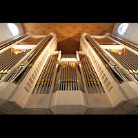 Waldkirchen, St. Peter und Paul (Bayernwalddom), Hauptorgel - Prospekt beleuchtet