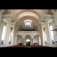 Linz, Familienkirche, Innenraum / Hauptschiff in Richtung Orgel