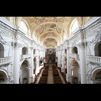 St. Florian, Stiftskirche, Blick von der Orgelempore ins Hauptschiff