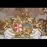 St. Florian, Stiftskirche, Wappen im Orgelprospekt