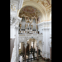 St. Florian, Stiftskirche, Hauptorgel vom Seitenumgang aus